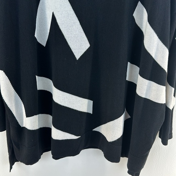 Planet Oversized Long Sleeve Graphic Print Knit Top - Picture 3 of 8